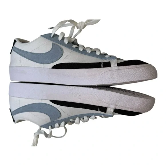 Nike Blue and Black Sneakers Classic Design NWOT CB18